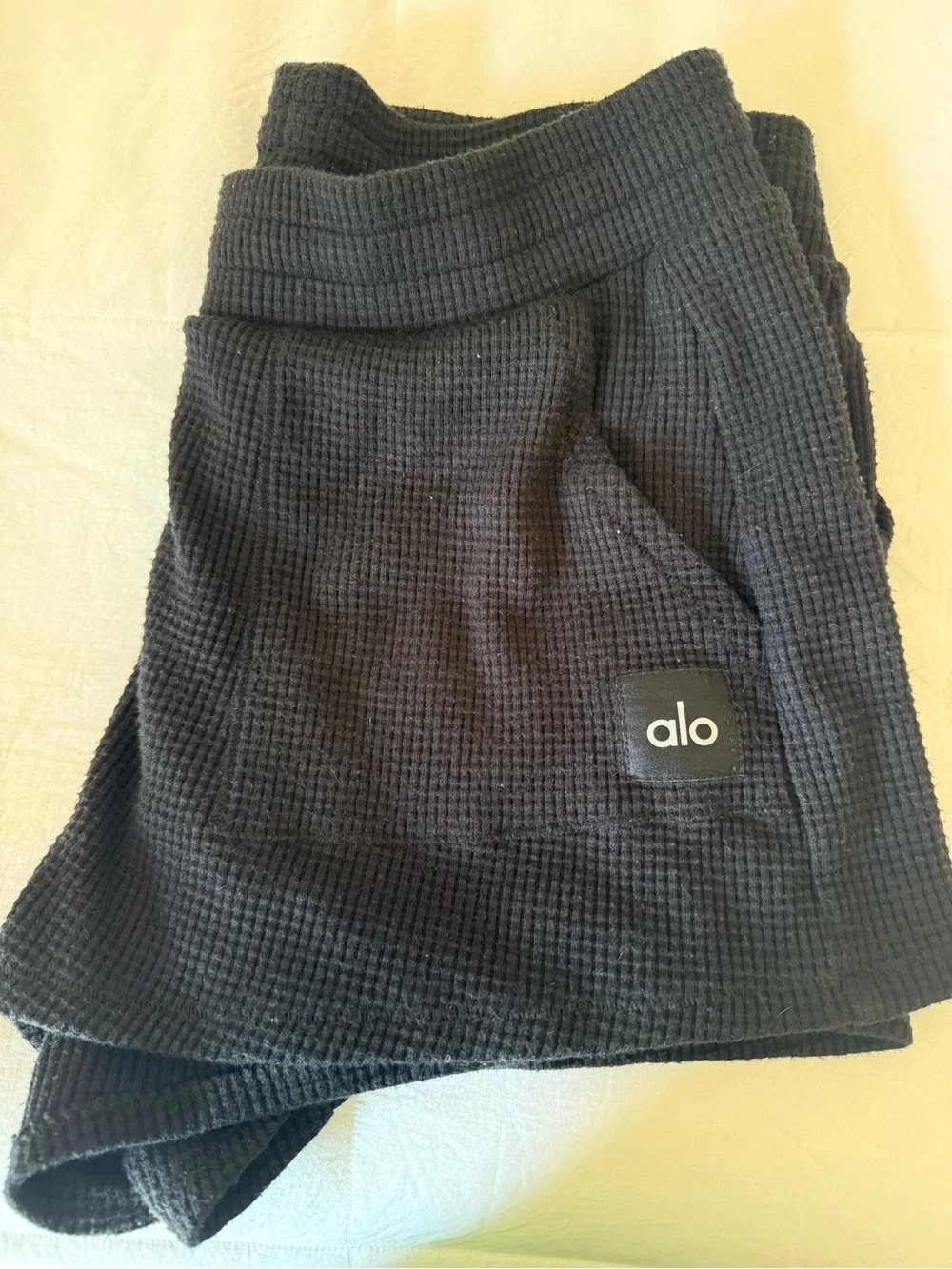 ALO Yoga Waffle Knit Black Ribbed Shorts.  Size Large.